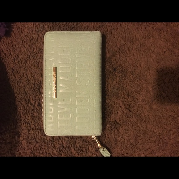 Mint Green Steve madden wallet - Picture 2 of 3